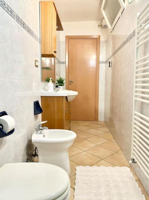 Casa Nel Verde - 4 Posti Letto Apartment Киаравале Екстериор снимка