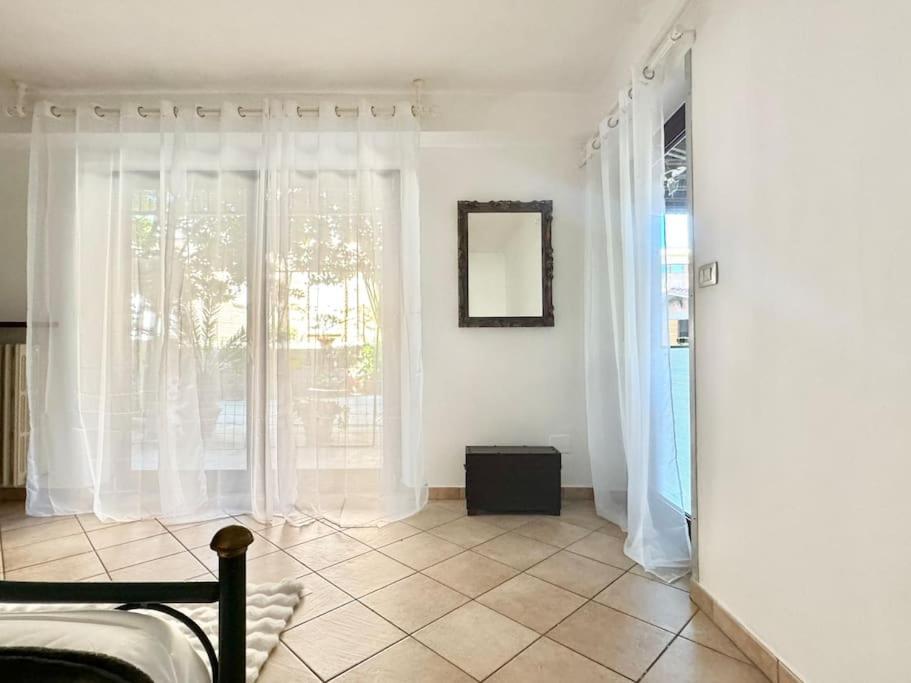 Casa Nel Verde - 4 Posti Letto Apartment Киаравале Екстериор снимка