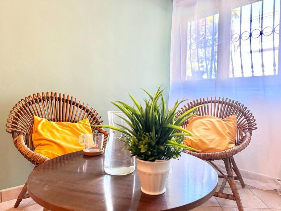 Casa Nel Verde - 4 Posti Letto Apartment Киаравале Екстериор снимка